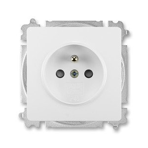 ABB Swing (L) 6619G-A06357 B1 zásuvka jednonásobná s ochranným kolíkem, s integrovanými clonkami, jasně bílá /2CHG196357A4520/