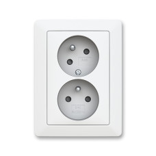 ABB Zoni 5513T-C02157 240 zásuvka dvojnásobná, s clonkami, s natočenou dutinou, matná bílá